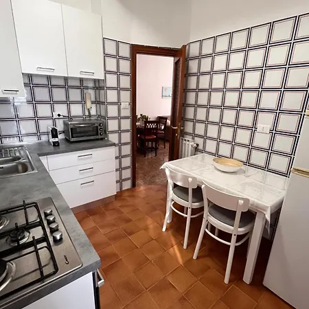Lili House